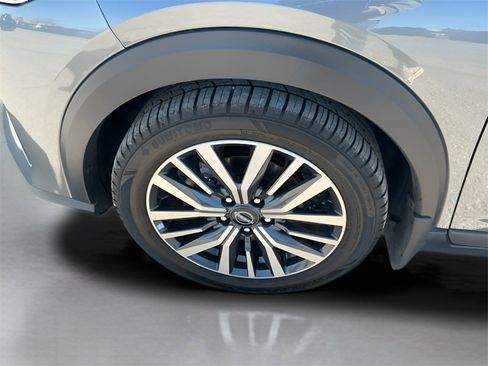 Used 2023 Nissan Kicks SR image 9