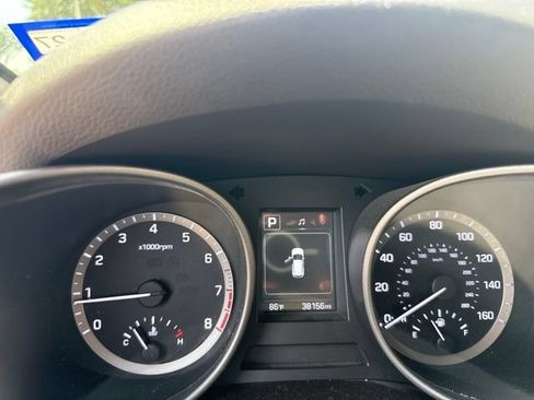 Used 2017 Hyundai Santa Fe Sport FWD image 9