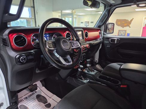 Used 2021 Jeep Gladiator Rubicon AWD/4WD image 21