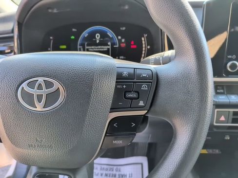 Used 2025 Toyota Camry LE FWD image 17