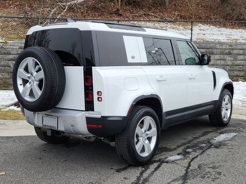 Used 2024 Land Rover Defender 110 S image 2