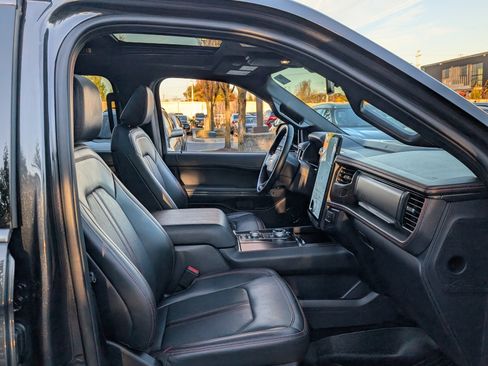 Used 2022 Ford Expedition Max Limited image 11