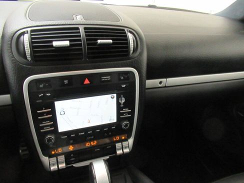 Used 2010 Porsche Cayenne GTS AWD/4WD image 12