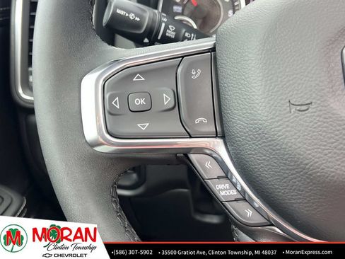 Used 2025 RAM 1500 Laramie AWD/4WD image 27