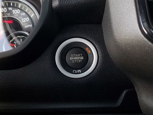 Certified 2022 RAM 1500 Big Horn AWD/4WD image 37