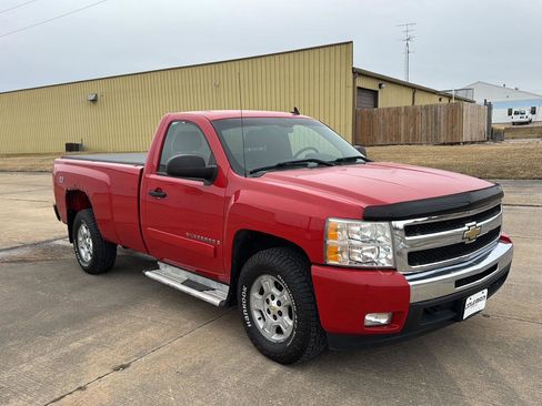 Used 2007 Chevrolet Silverado 1500 LT w/ 1LT Convenience Package image 7