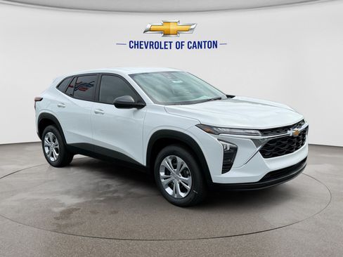 New 2026 Chevrolet Trax LS FWD image 3