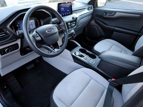 Certified 2023 Ford Escape Active image 3