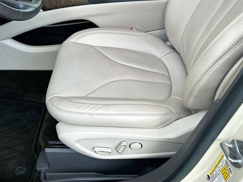 Used 2016 Lincoln MKX Reserve w/ Technology Package image 19