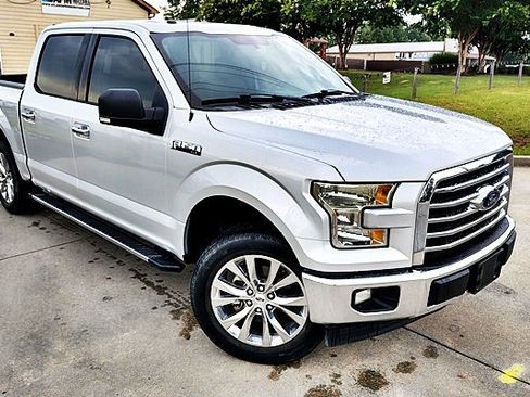 Used 2017 Ford F150 XLT w/ Equipment Group 302A Luxury RWD image 4