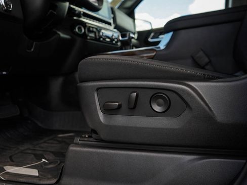 New 2026 GMC Sierra 1500 Elevation image 16