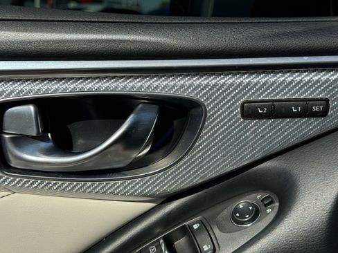 Used 2017 INFINITI Q60 Red Sport 400 image 19