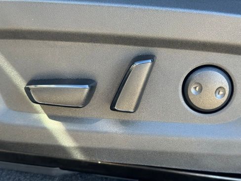 New 2025 Nissan Murano SV image 17