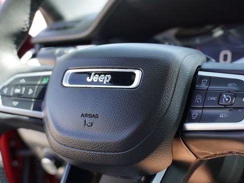 Used 2025 Jeep Compass Limited AWD/4WD image 30