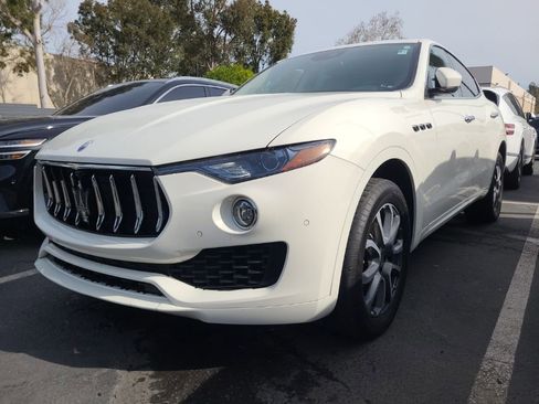 Used 2019 Maserati Levante image 4