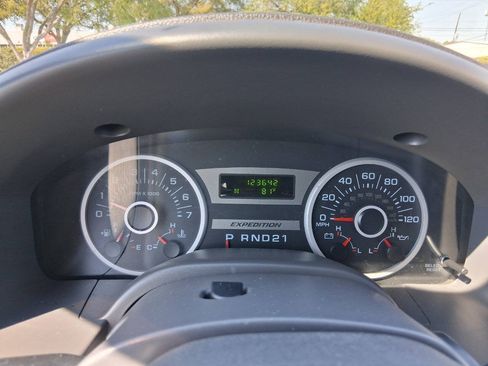 Used 2006 Ford Expedition XLT RWD image 19