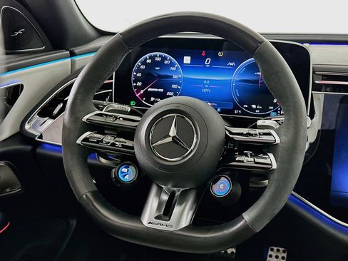 Used 2025 Mercedes-Benz E 53 AMG e 4MATIC Sedan image 8