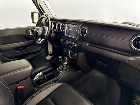 Used 2022 Jeep Wrangler Unlimited Sahara w/ Cold Weather Group image 38