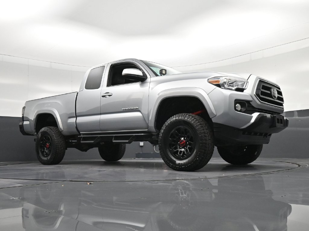 Used 2022 Toyota Tacoma SR5 AWD/4WD image 28
