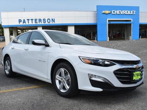 Used 2025 Chevrolet Malibu LS image 1