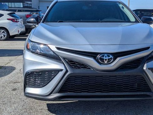 Used 2021 Toyota Camry SE w/ Convenience Package FWD image 9