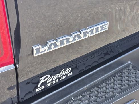 Used 2019 RAM 1500 Laramie AWD/4WD image 12