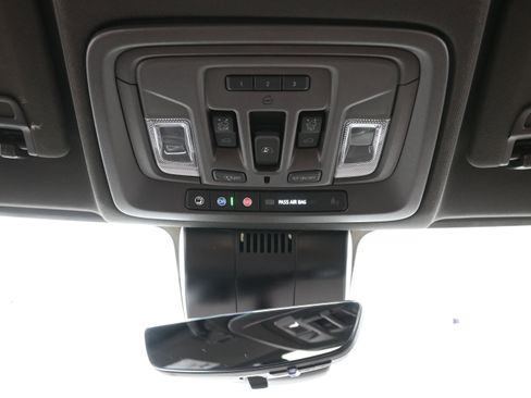 Used 2025 GMC Sierra 2500 Denali w/ Denali Reserve Package AWD/4WD image 28