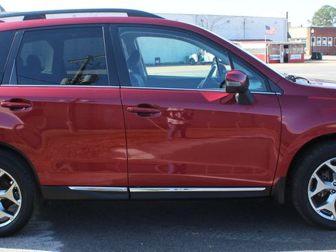 Used 2017 Subaru Forester 2.5i Touring image 11