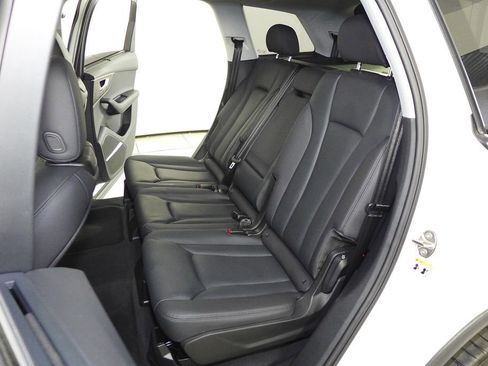 Used 2023 Audi Q7 3.0T Prestige w/ Prestige Package image 21