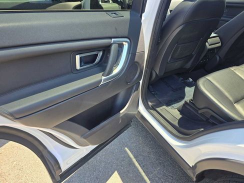 Used 2016 Land Rover Discovery Sport HSE AWD/4WD image 16