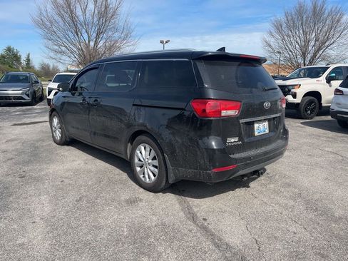 Used 2018 Kia Sedona EX image 4