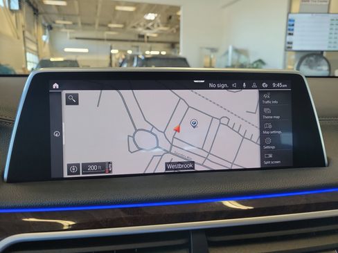 Used 2022 BMW 750i xDrive w/ M Sport Package image 27