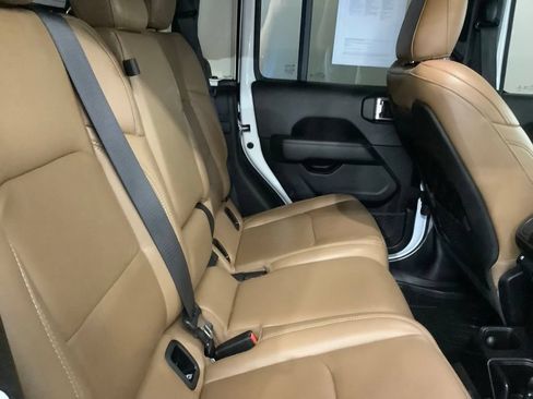 Used 2020 Jeep Gladiator Rubicon AWD/4WD image 29