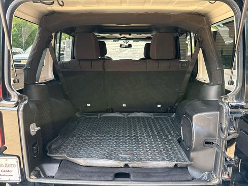 Used 2013 Jeep Wrangler Unlimited Sahara AWD/4WD image 22
