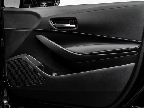 Used 2022 Toyota Corolla SE image 19