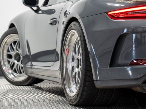Used 2018 Porsche 911 GT3 RWD image 33