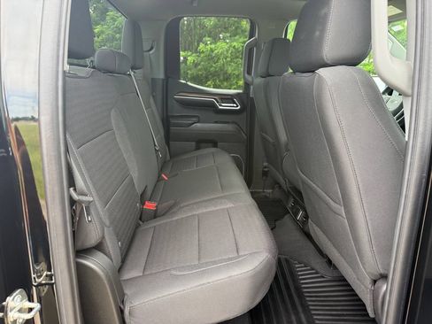 Used 2023 Chevrolet Silverado 1500 RST AWD/4WD image 15
