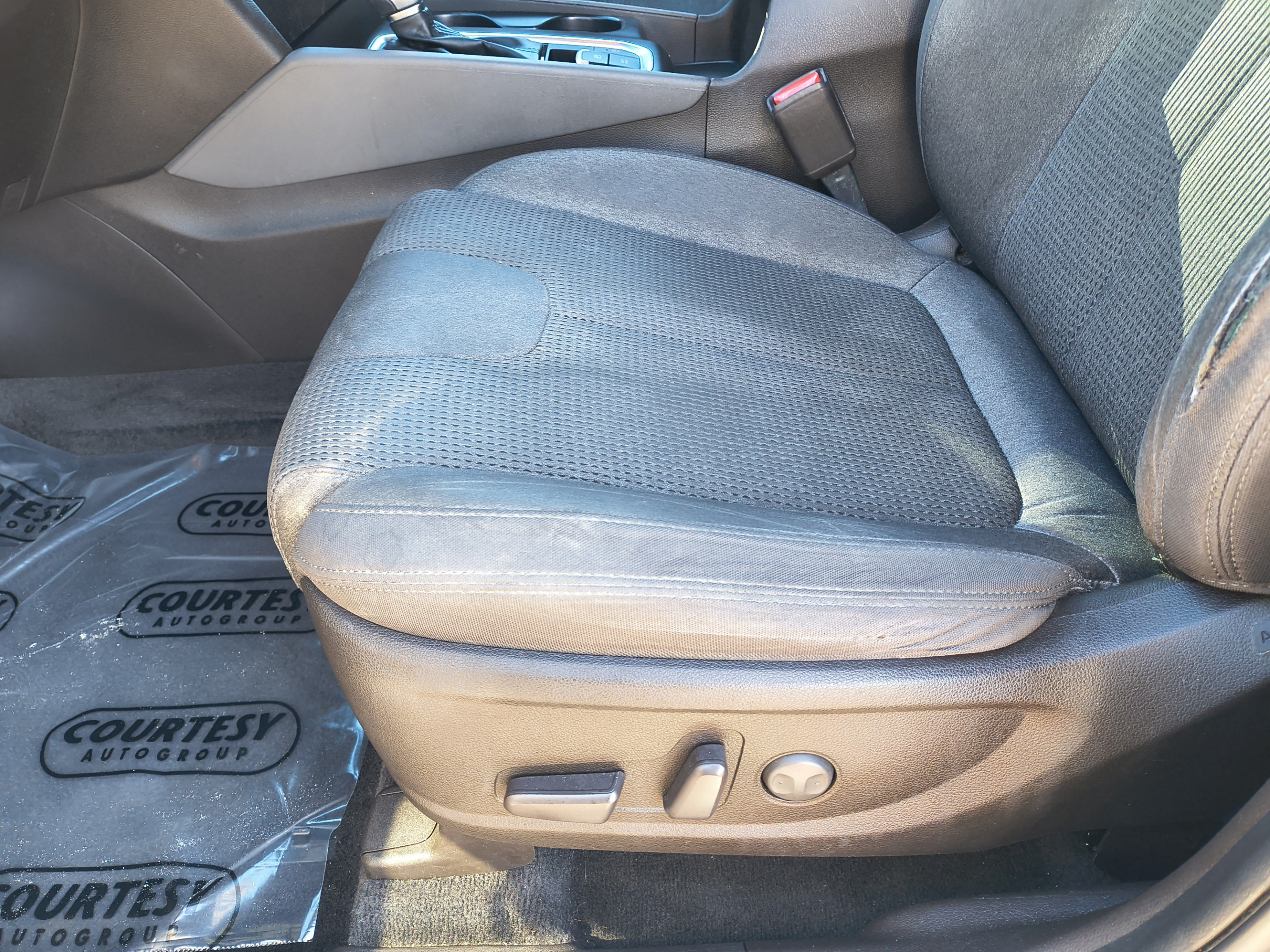 Used 2020 Hyundai Santa Fe SEL FWD image 19