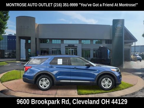 Used 2022 Ford Explorer XLT AWD/4WD image 3