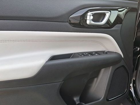 New 2026 Jeep Compass Limited image 8