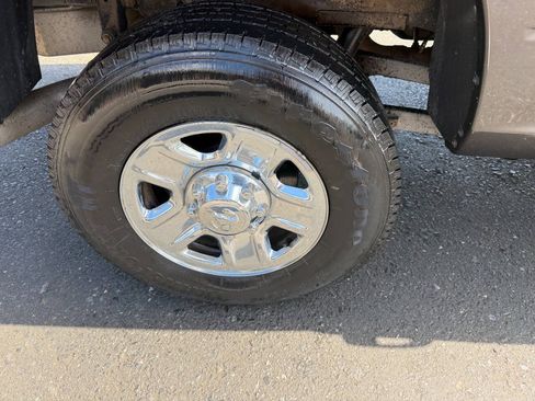 Used 2018 RAM 2500 Tradesman w/ Chrome Appearance Group AWD/4WD image 9