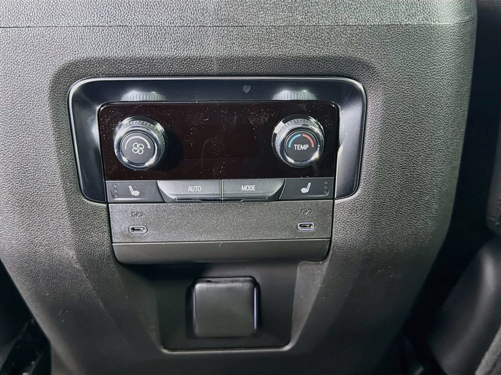 New 2026 Chevrolet Suburban LT w/ Comfort Package AWD/4WD image 21