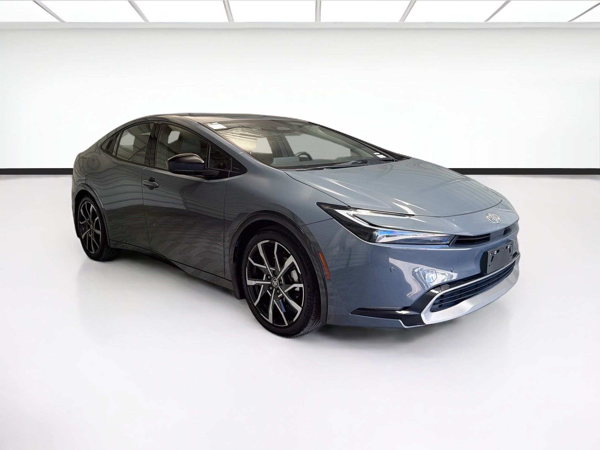 Used 2023 Toyota Prius Prime FWD image 3