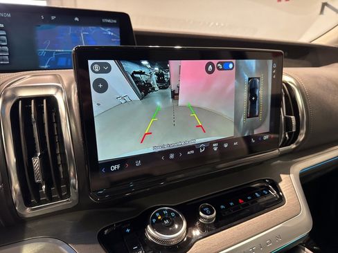 Used 2025 Ford Expedition Max Platinum image 22