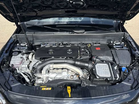 Used 2026 Mercedes-Benz GLB 250 4MATIC image 13