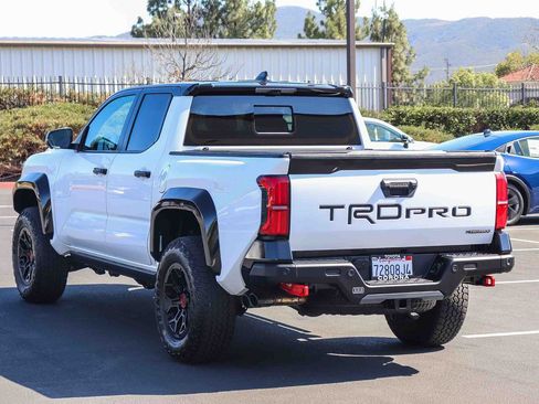 Certified 2025 Toyota Tacoma TRD Pro AWD/4WD image 5