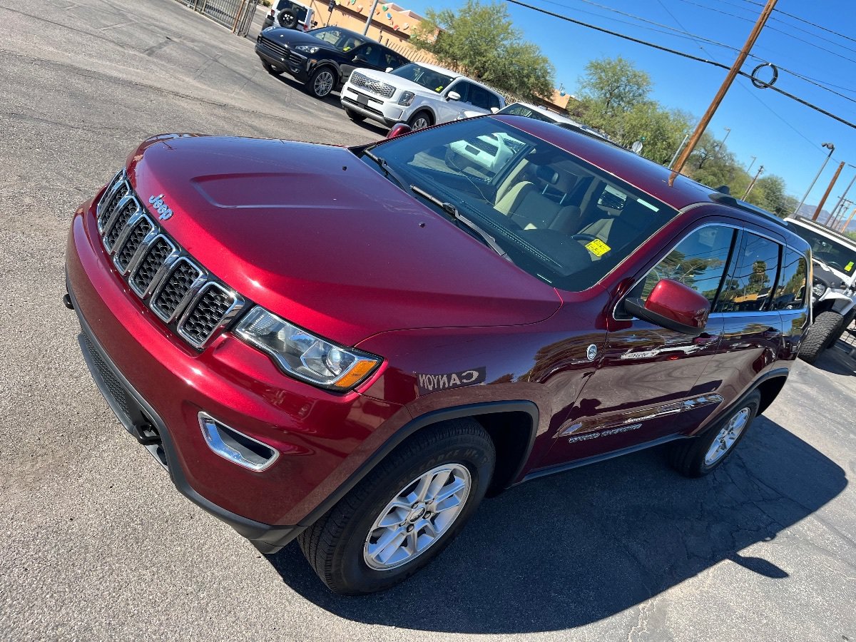 Used 2020 Jeep Grand Cherokee Laredo AWD/4WD image 44
