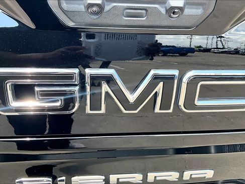 Used 2024 GMC Sierra 1500 Elevation w/ Elevation Premium Package image 31
