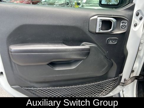 Used 2020 Jeep Gladiator Rubicon image 10