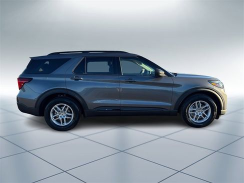 New 2026 Ford Explorer Active w/ Active Comfort Package image 3